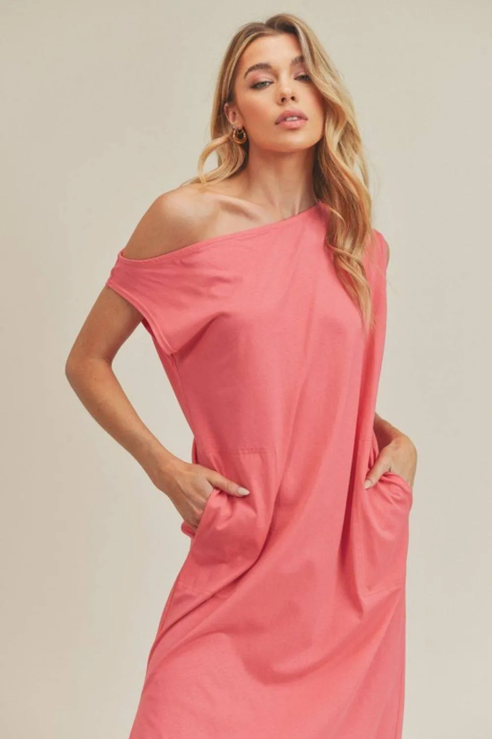 Aemi   Co Side Slit Round Neck Sleeveless Midi Dress