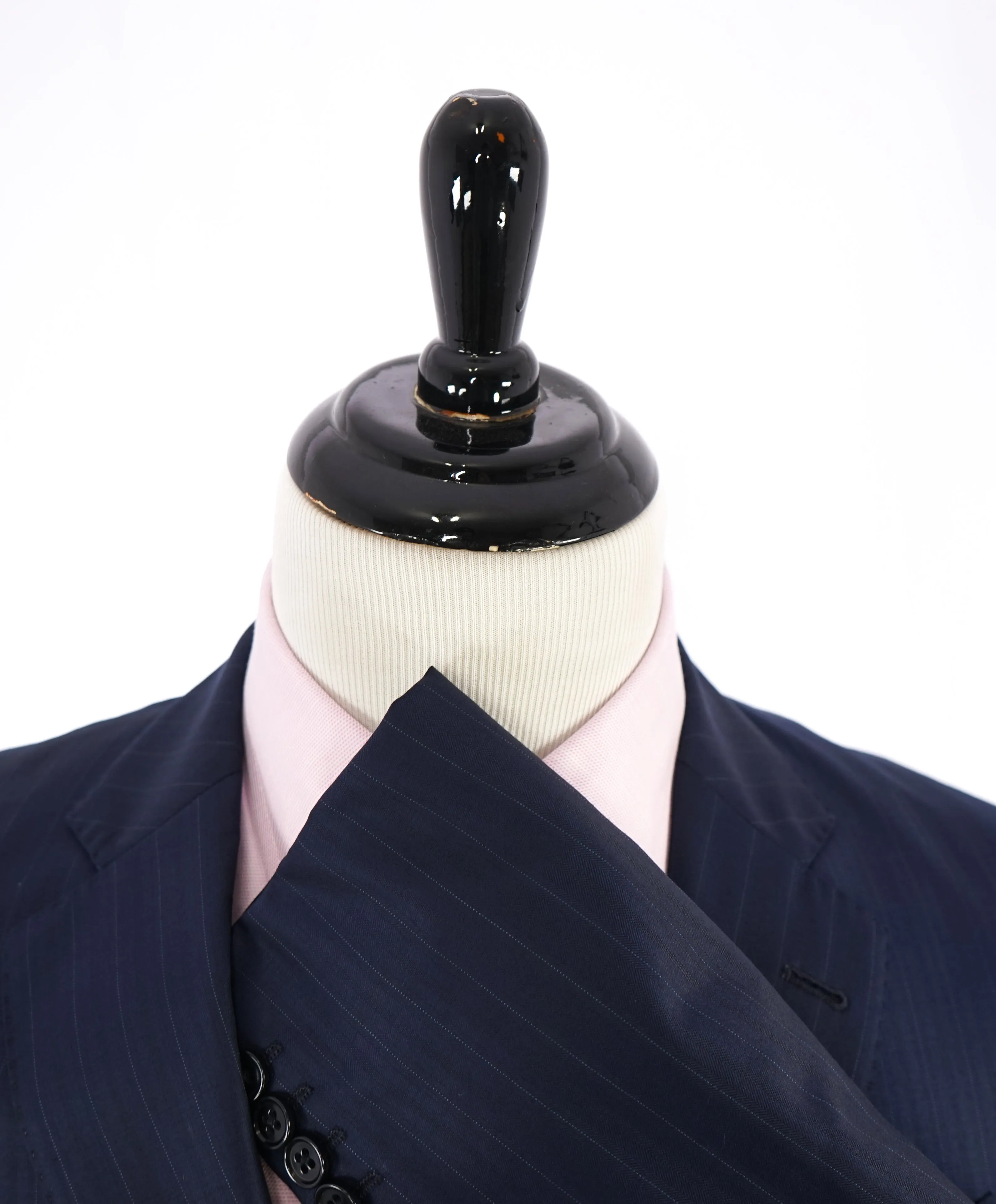 ARMANI COLLEZIONI - "EXECUTIVE Collection" Blue Stripe Super 150's Suit- 40R