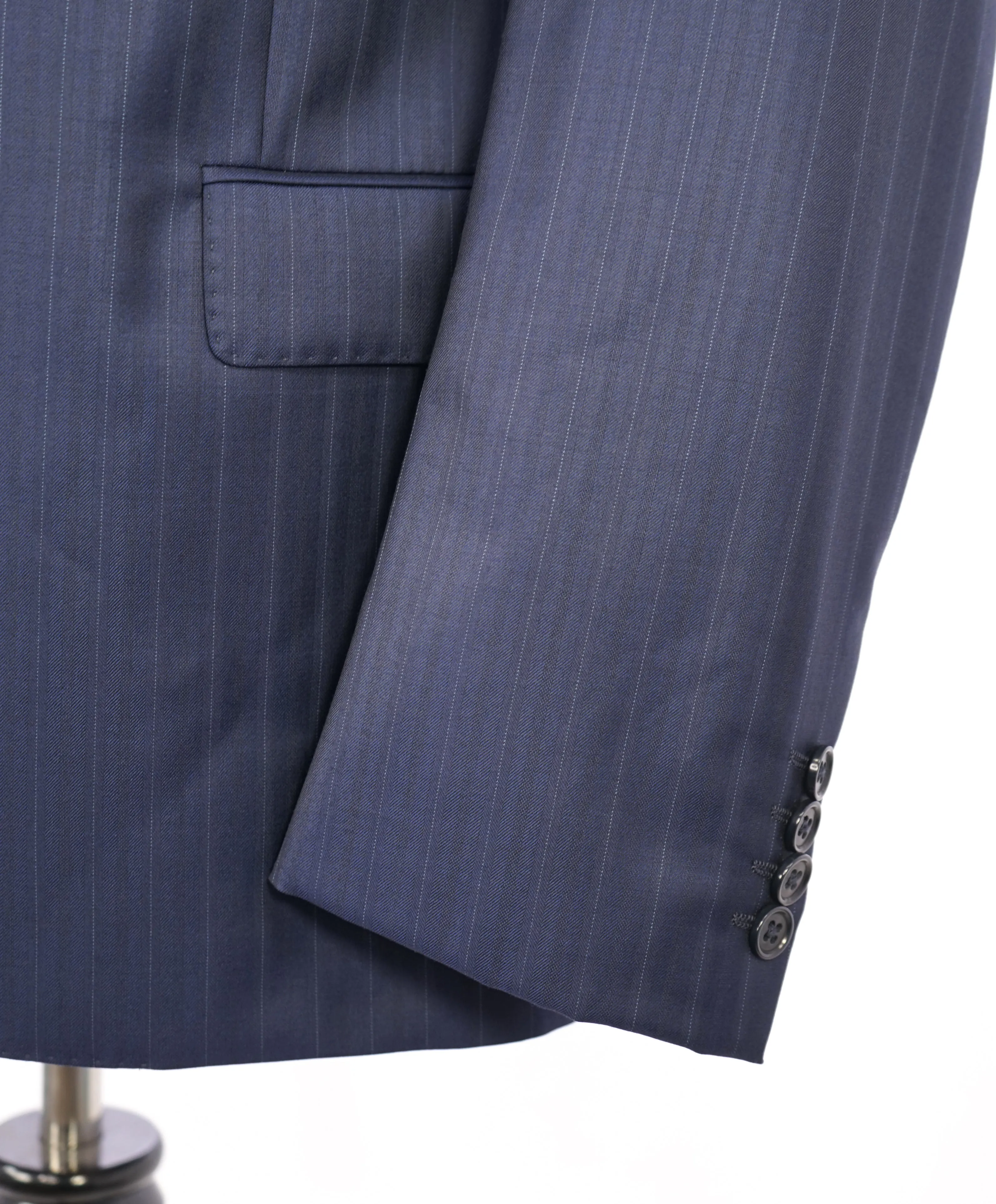 ARMANI COLLEZIONI - "EXECUTIVE Collection" Blue Stripe Super 150's Suit- 40R