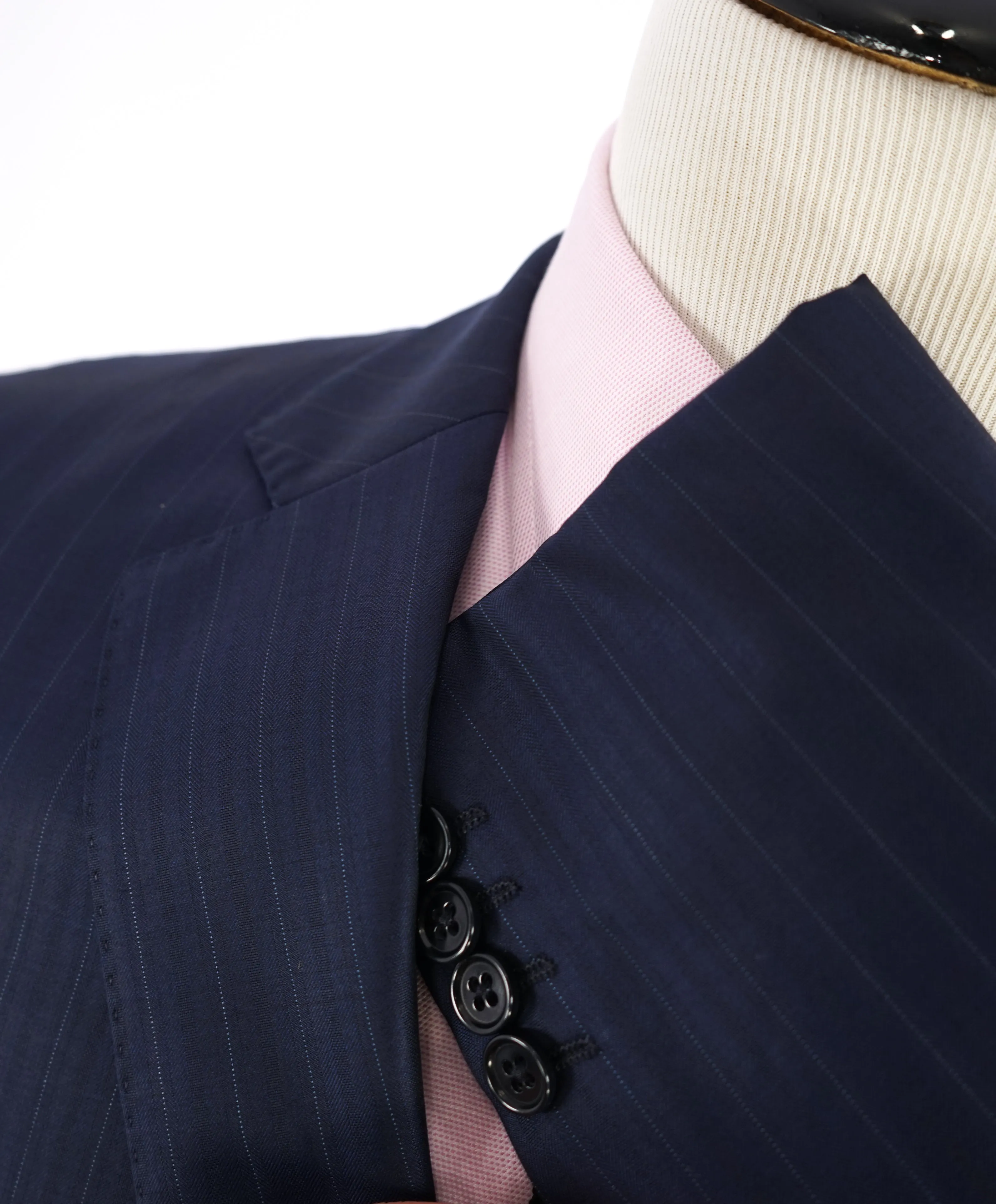 ARMANI COLLEZIONI - "EXECUTIVE Collection" Blue Stripe Super 150's Suit- 40R