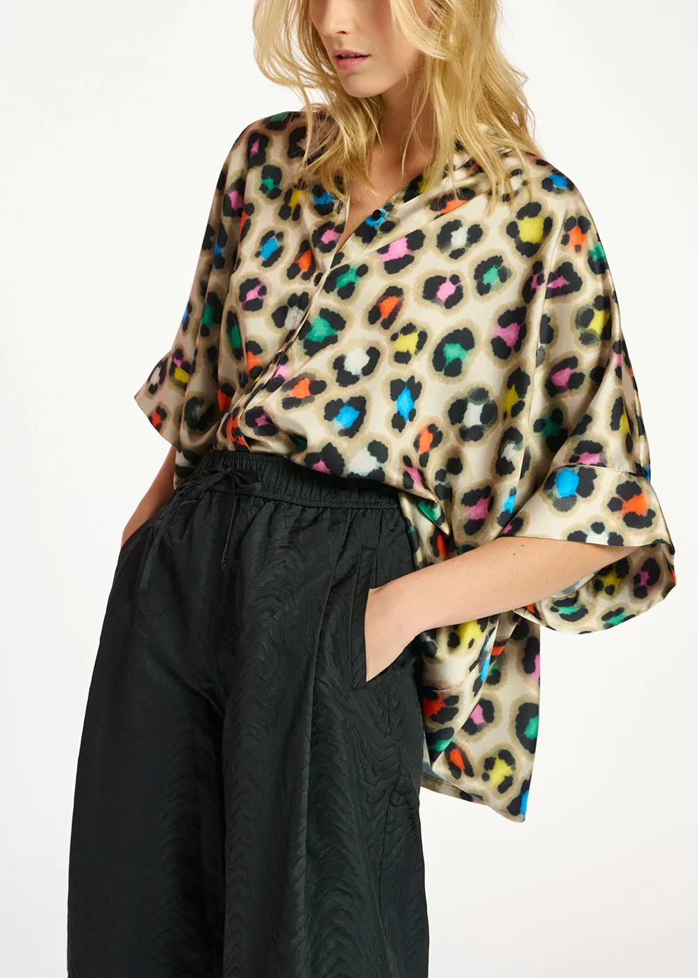 Beige oversized shirt with multicolor leopard print