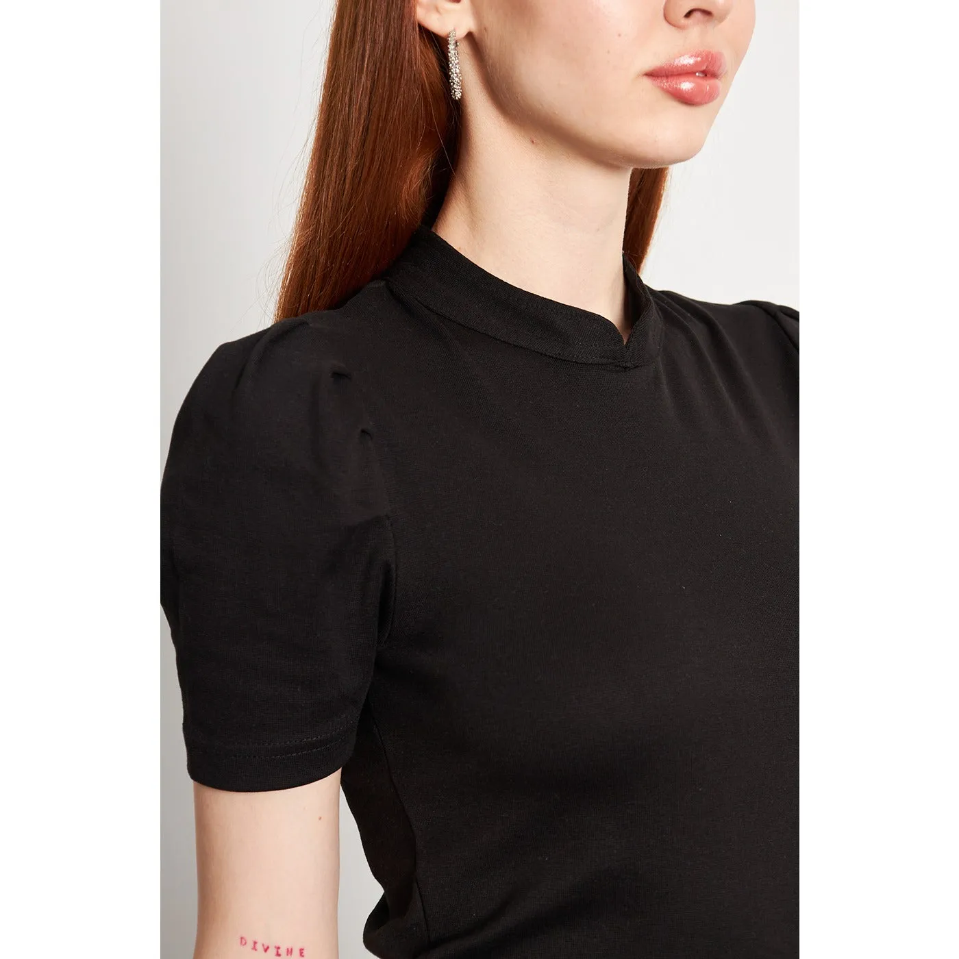 Black Puff Sleeves Knit Top