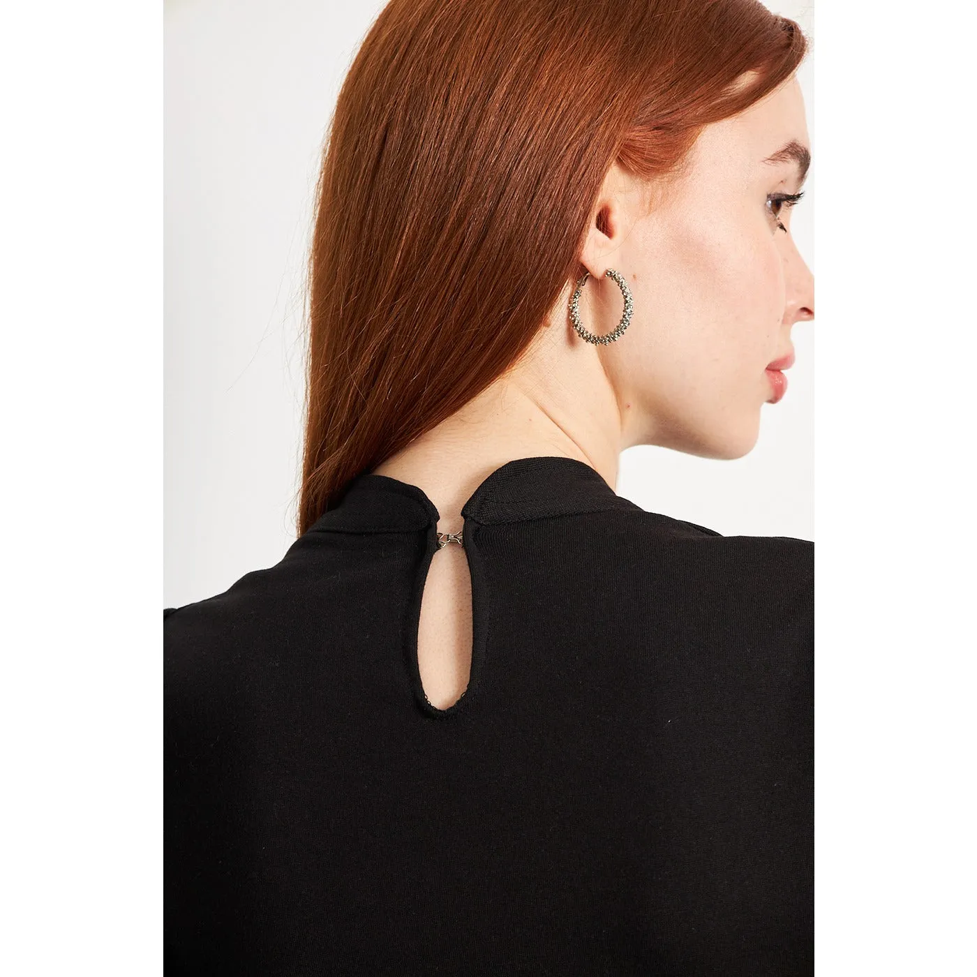 Black Puff Sleeves Knit Top