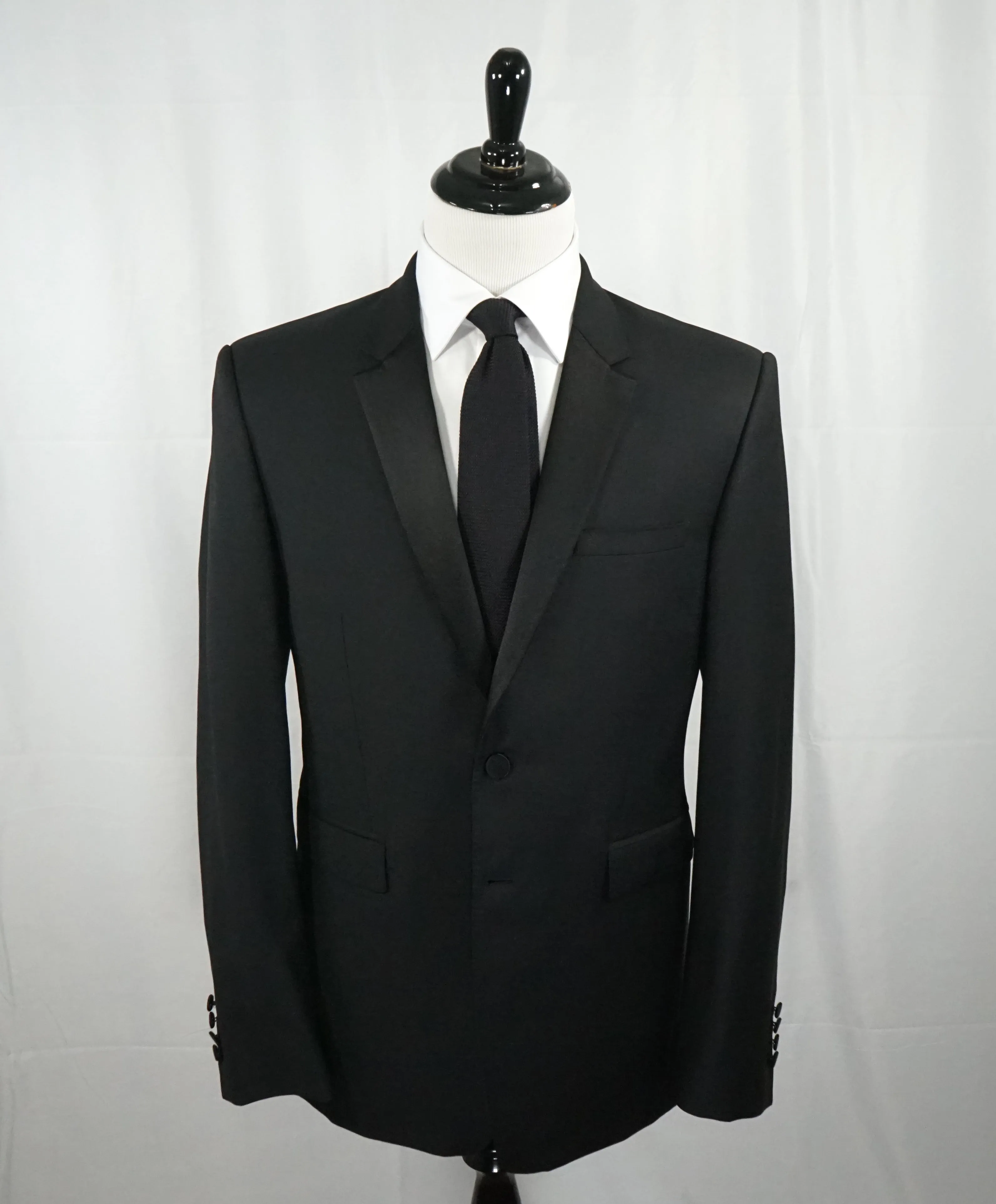 BURBERRY LONDON - Made In Italy Wool & Mohair Tuxedo Suit - 44R