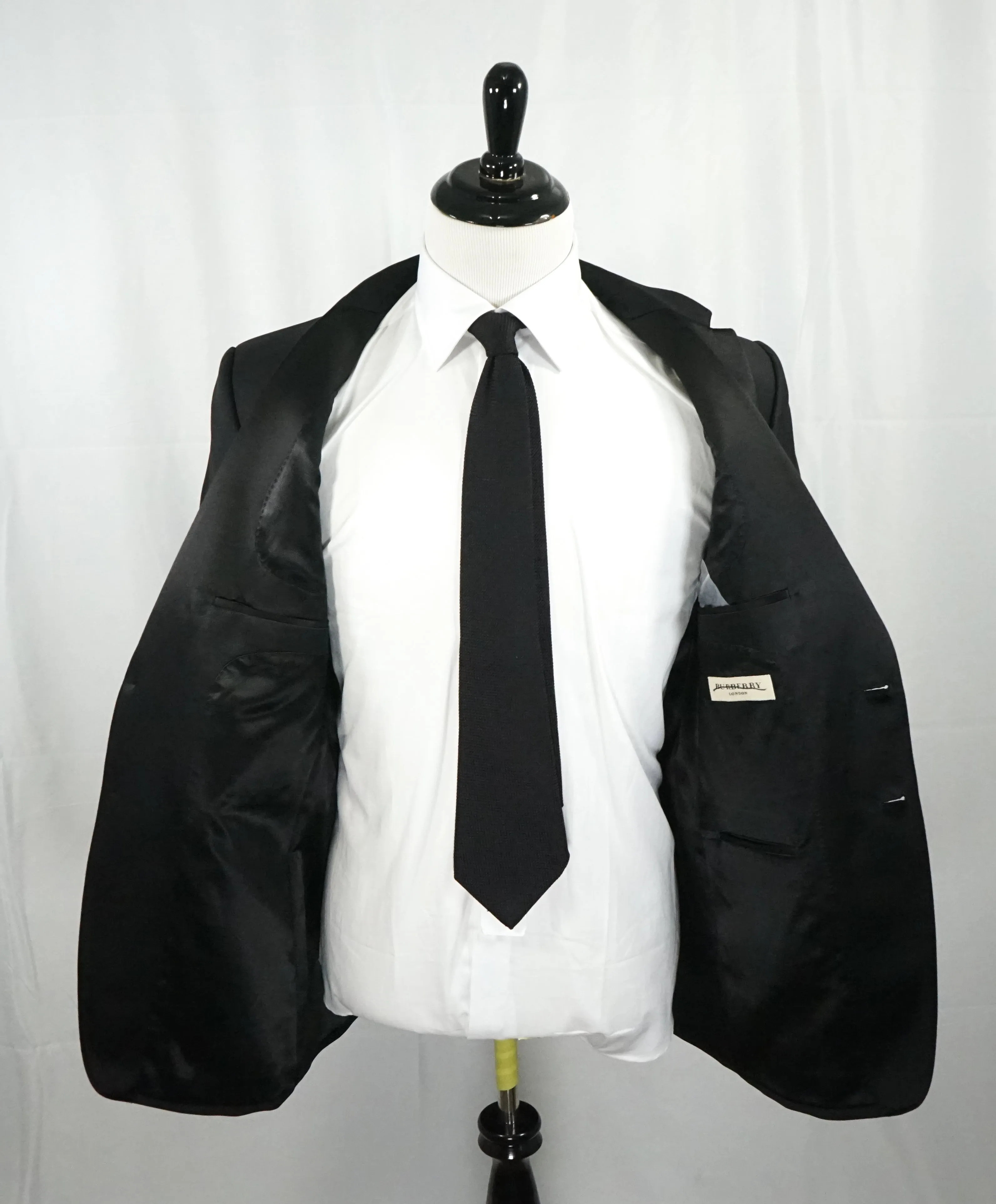 BURBERRY LONDON - Made In Italy Wool & Mohair Tuxedo Suit - 44R