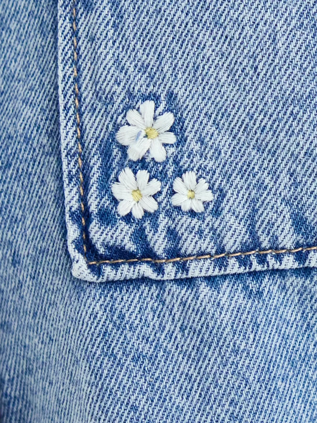 Button-Down Cropped Floral Shirt