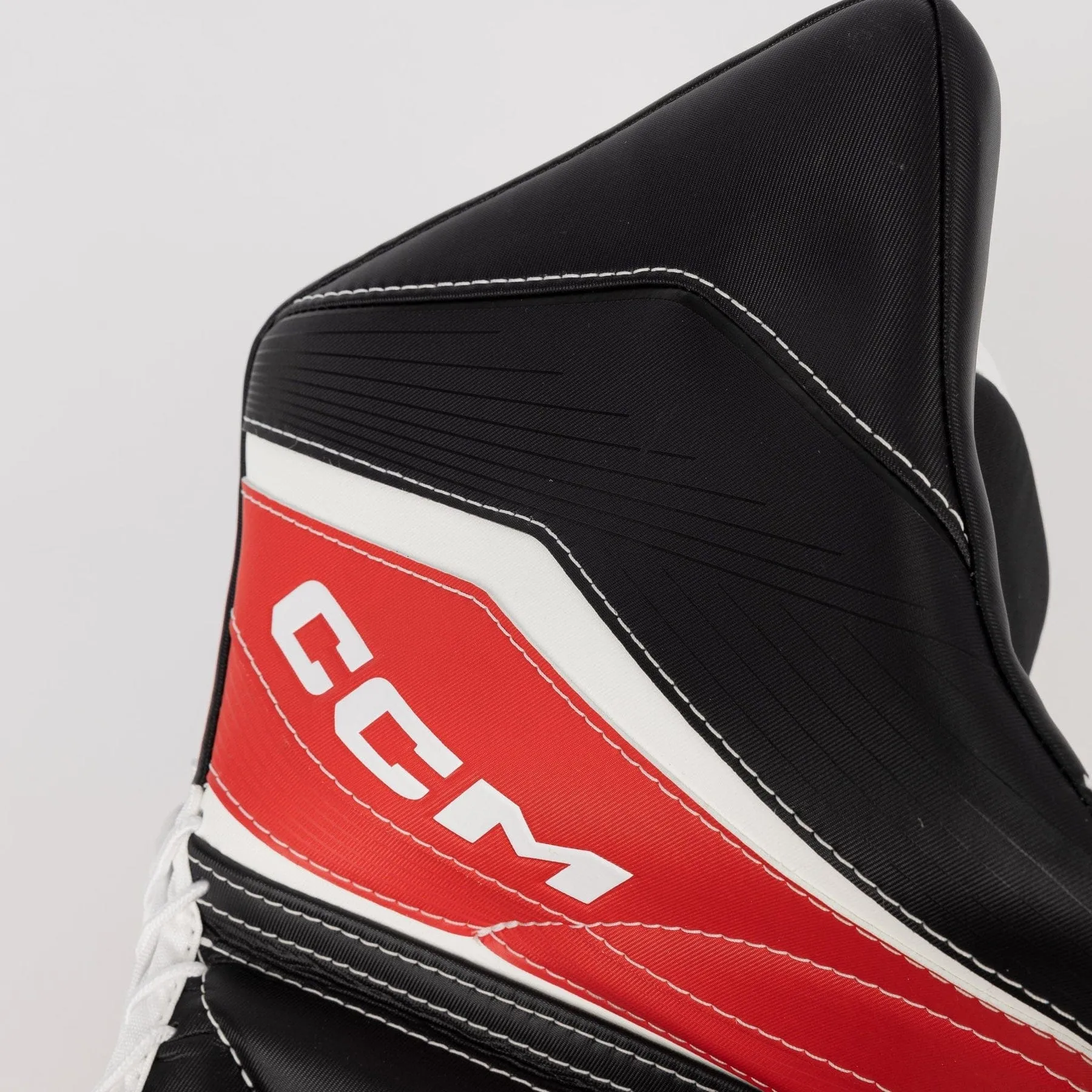 CCM Extreme Flex 6 Senior Goalie Catcher - 580 Degree