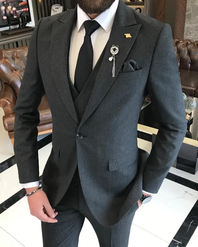 Chic Black Close Fitting Three Pieces Peaked Lapel Men Suits For Business