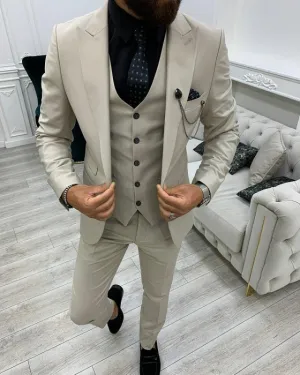 Chic Off Whit Close Fitting Three Pieces Peaked Lapel Prom Men Suits