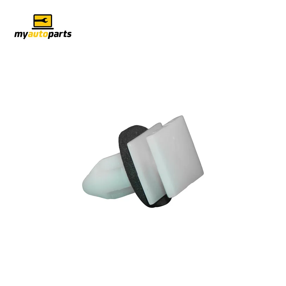 Clip Genuine suits Ford
