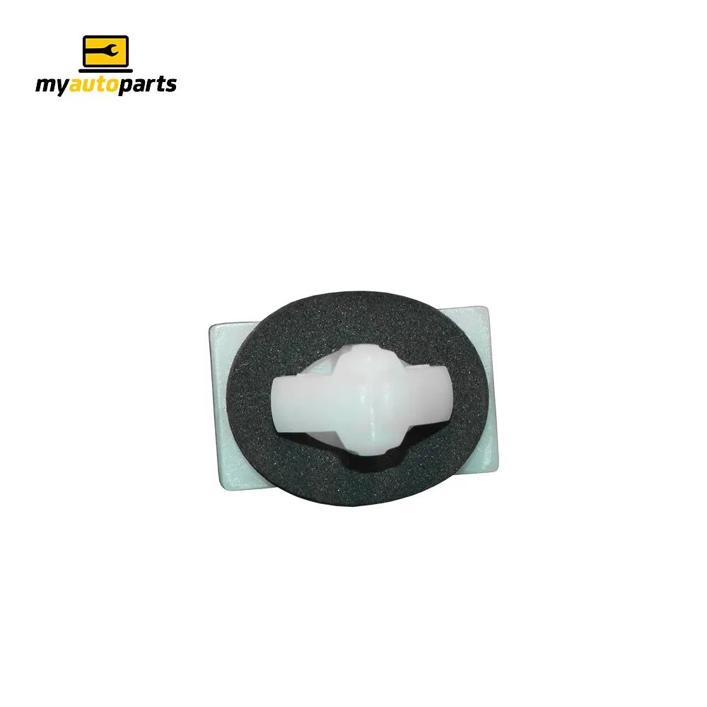 Clip Genuine suits Ford