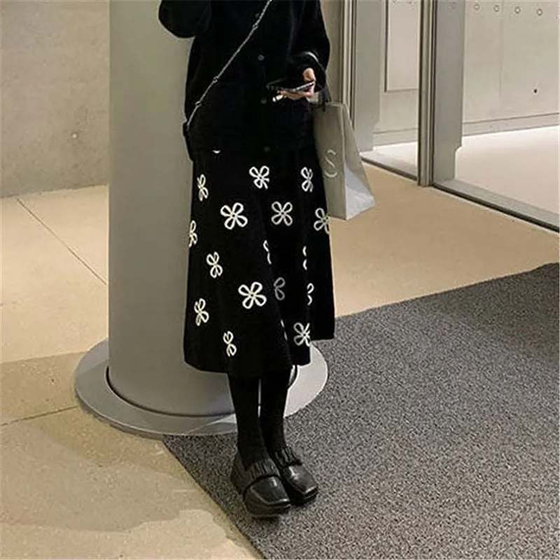 Clover Floral Knitted Midi Skirts