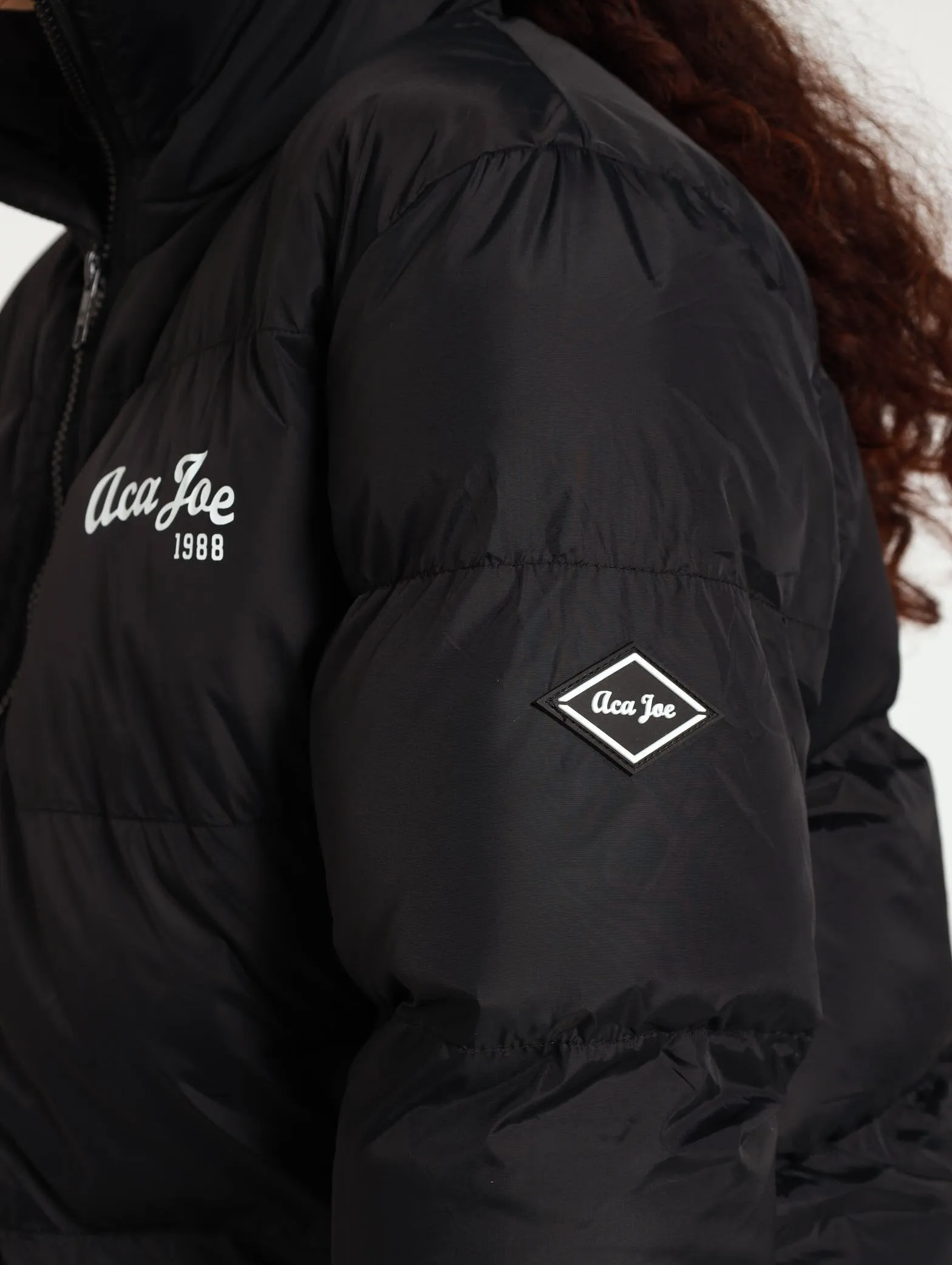 Cropped Embroidery Logo Puffer Jacket  - Black