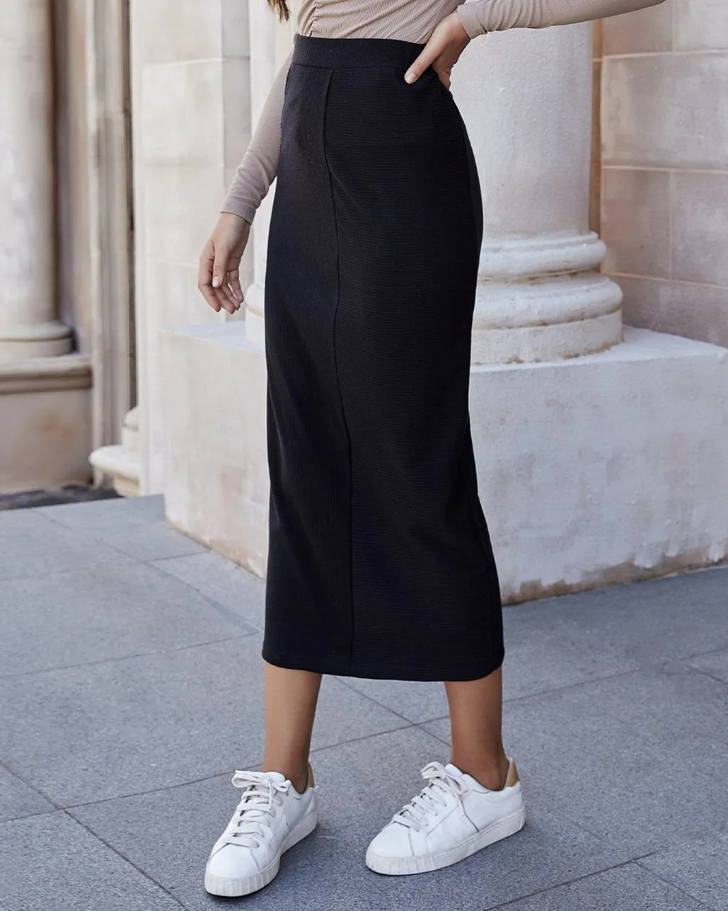 Dark In Sky Knit Midi Skirt - Black