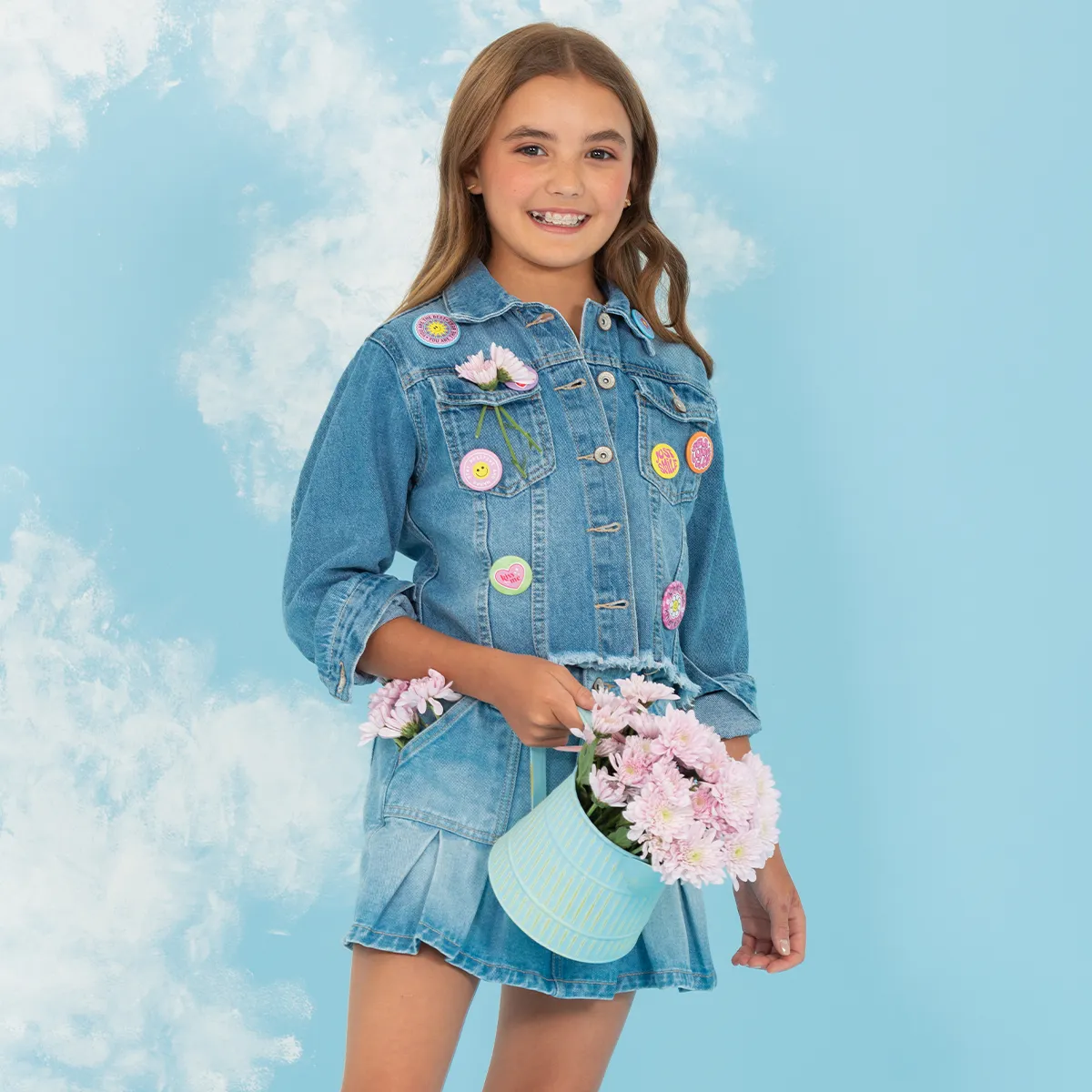 DENIM JACKET FOR GIRLS WITH PINS