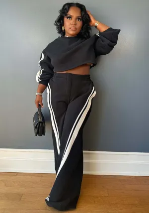 Effortlessly Chic Striped Two-Piece Set with Cropped Top and Wide-Leg Pants