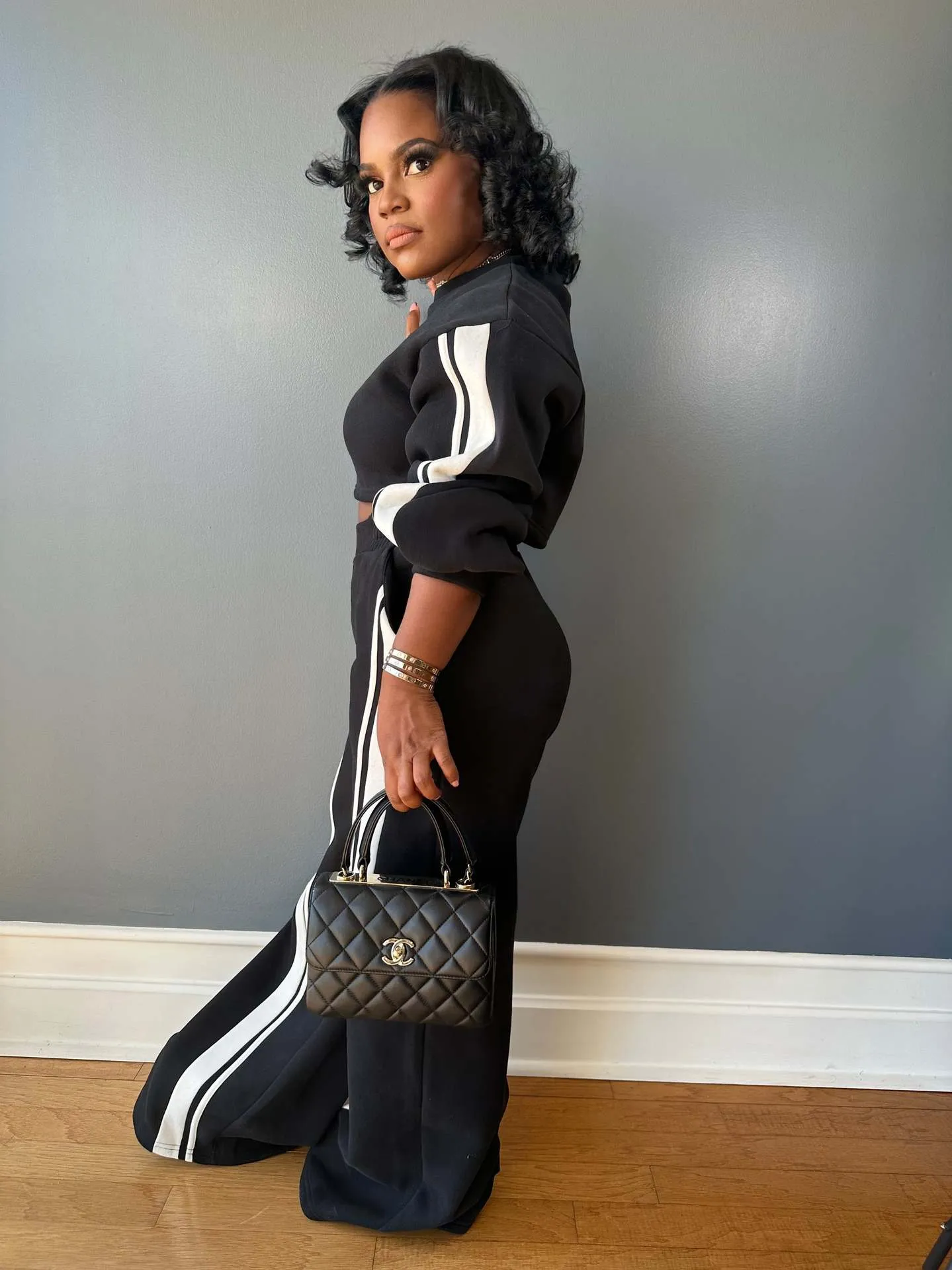 Effortlessly Chic Striped Two-Piece Set with Cropped Top and Wide-Leg Pants