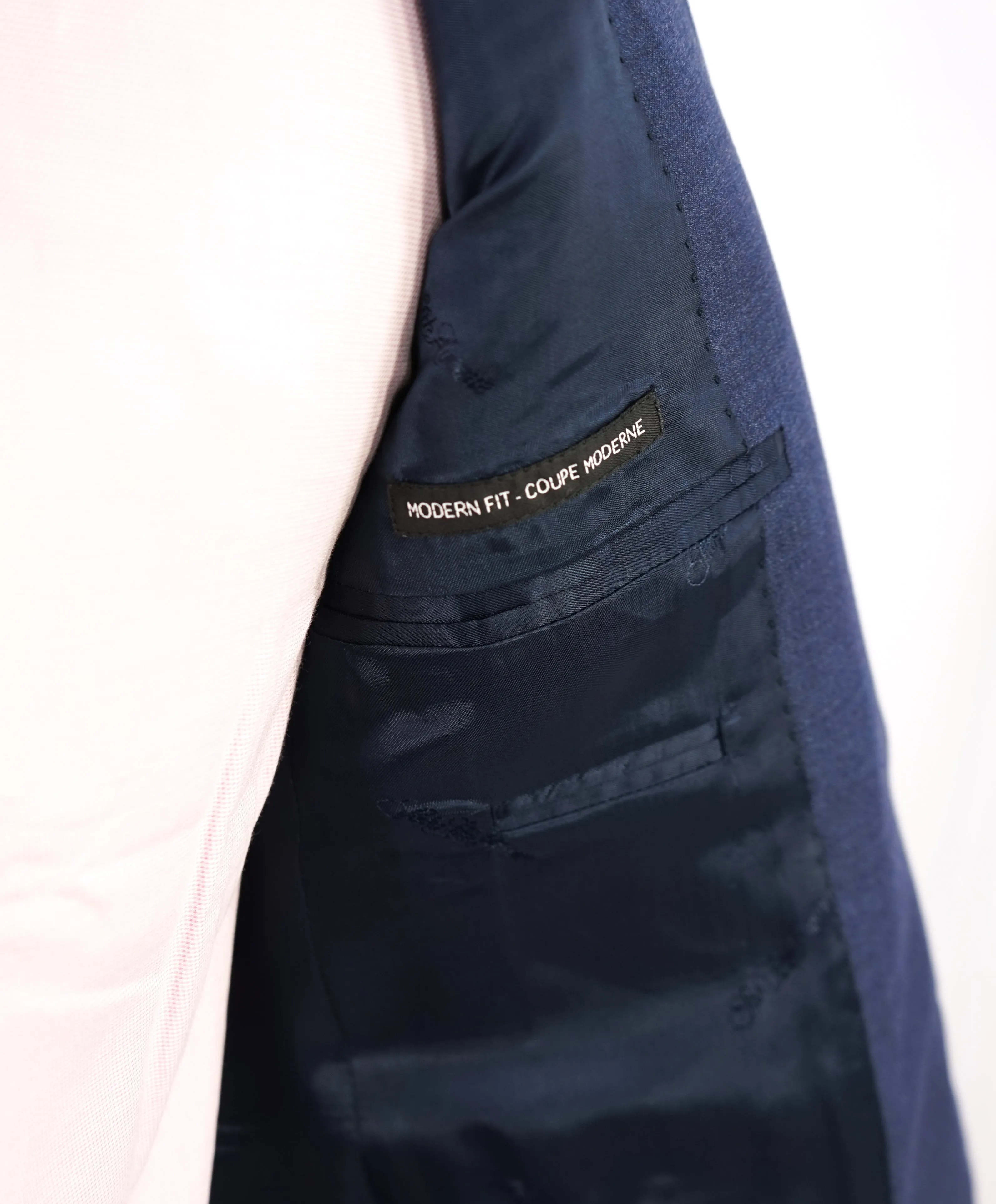 ERMENEGILDO ZEGNA - By SAKS FIFTH AVENUE Medium Blue Modern Fit Suit - 38R