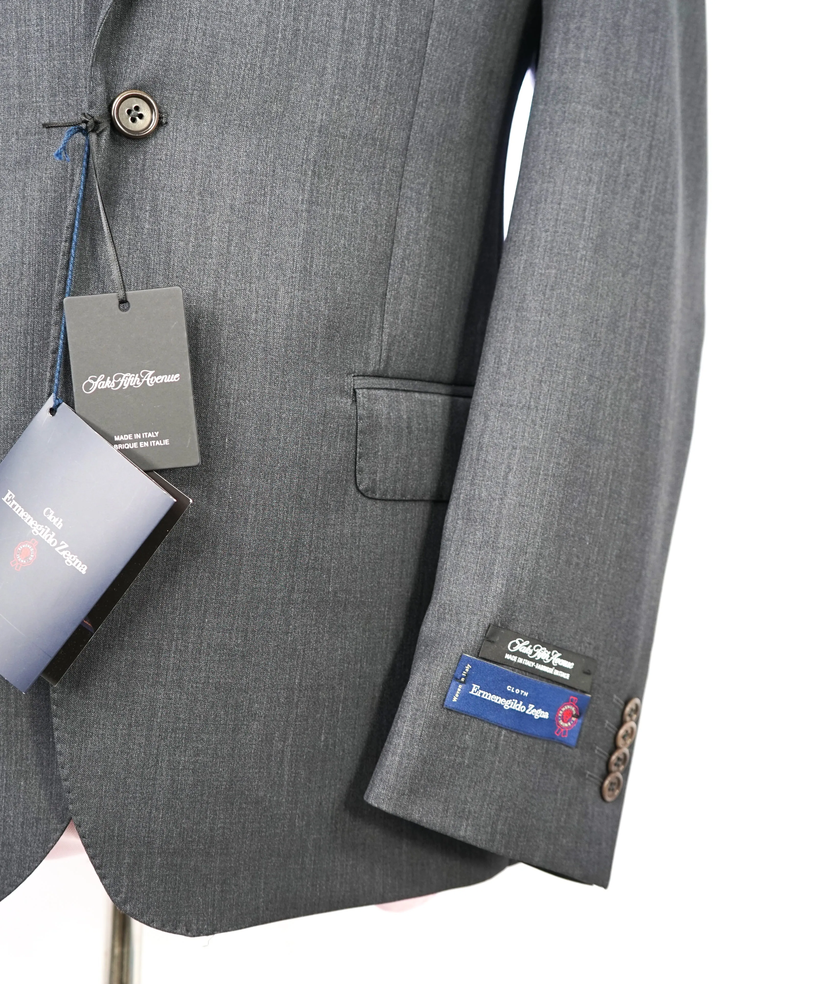 ERMENEGILDO ZEGNA - "Classic" SAKS FIFTH AVENUE *SILK* Gray Suit - 40R