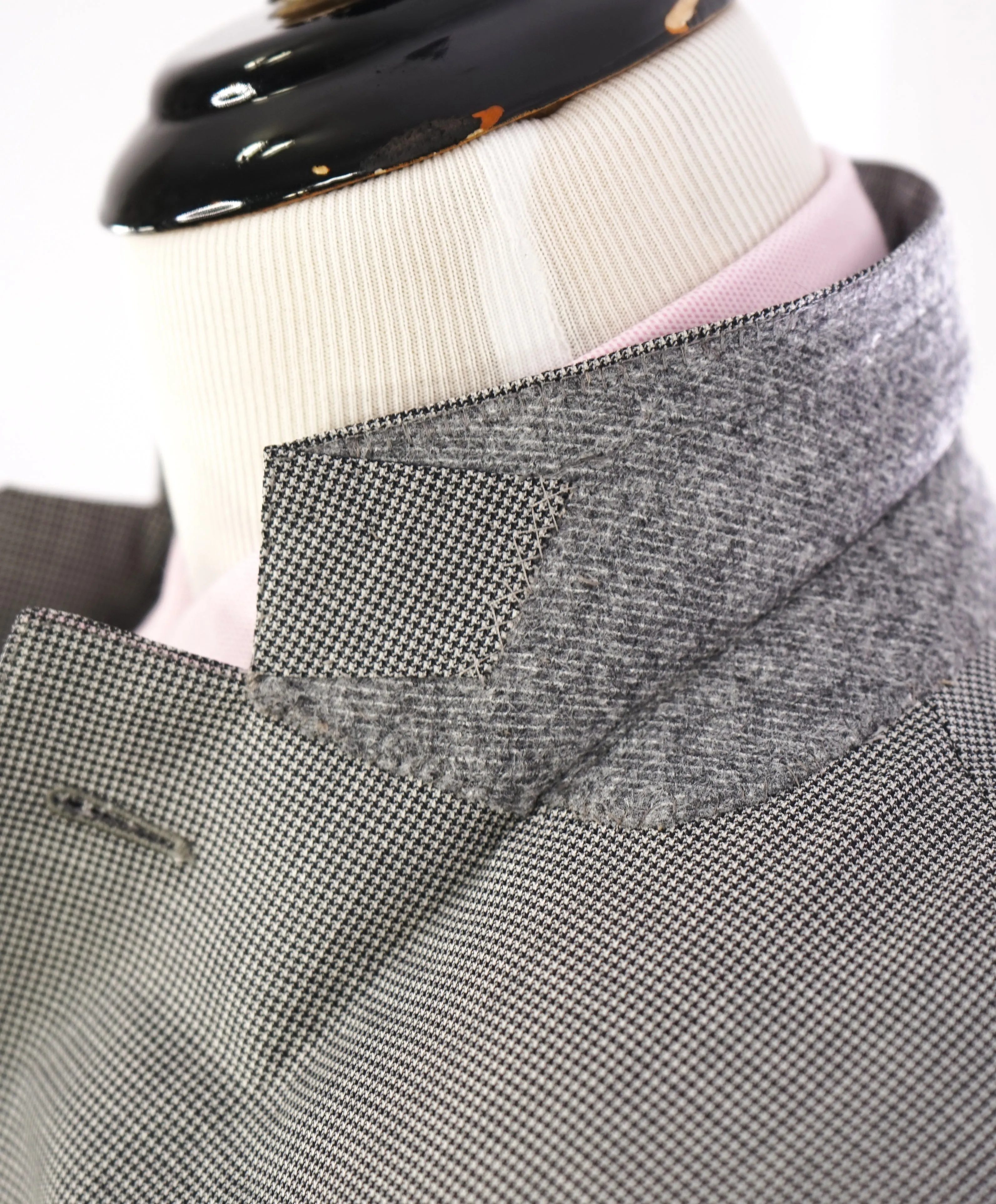 ERMENEGILDO ZEGNA -"TROFEO 600" Ivory Houndstooth SILK Suit - 40R