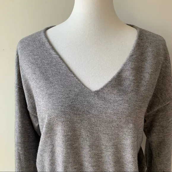 Line &amp; Dot Gray Soft Deep V-Neck Cropped Sweater Size Small