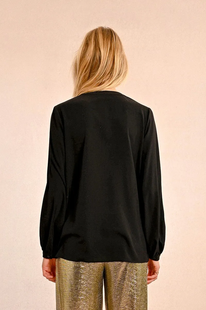 LOOSE BLOUSE WITH GATHERS