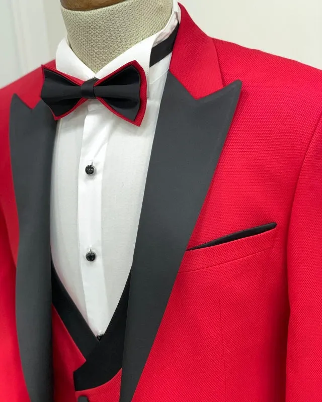 Modern Red Best Fitting three Pieces Peaked Lapel Prom Men Suits