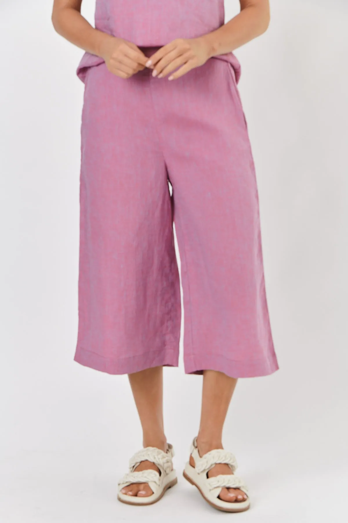 Naturals by O & J Cropped Linen Pants in Taffy GA438