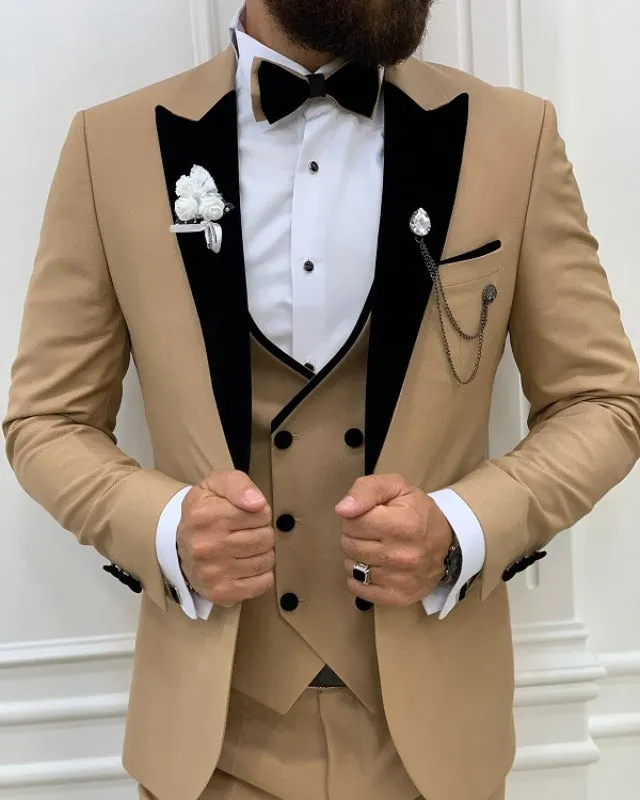 New Arrival Khaki Best Fitting Three Pieces Peaked Lapel Prom Men Suits