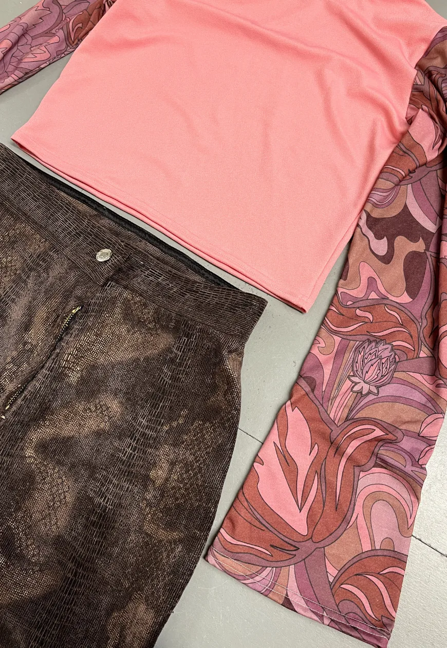 PINK FLORAL PRINT FLARE CROPPED TOP