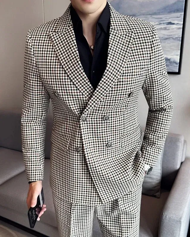 Sandy Black Peaked Lapel Double Breasted Plaid Men Suits
