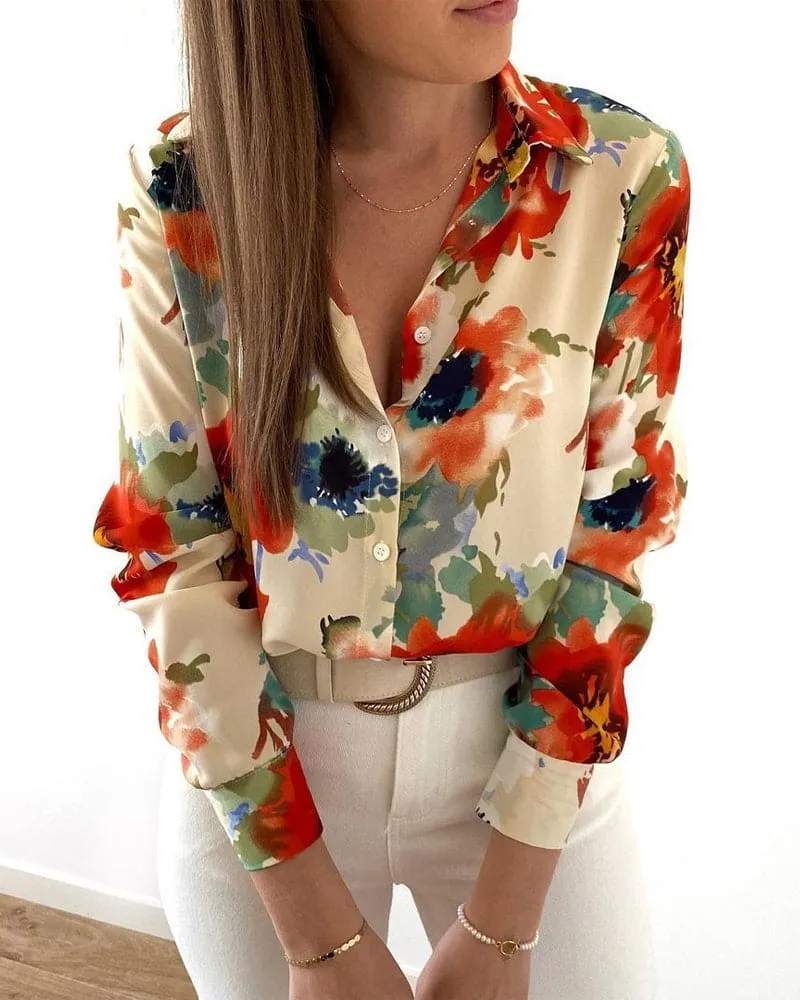 VelaVie - Blouse with flowers and long sleeves.
