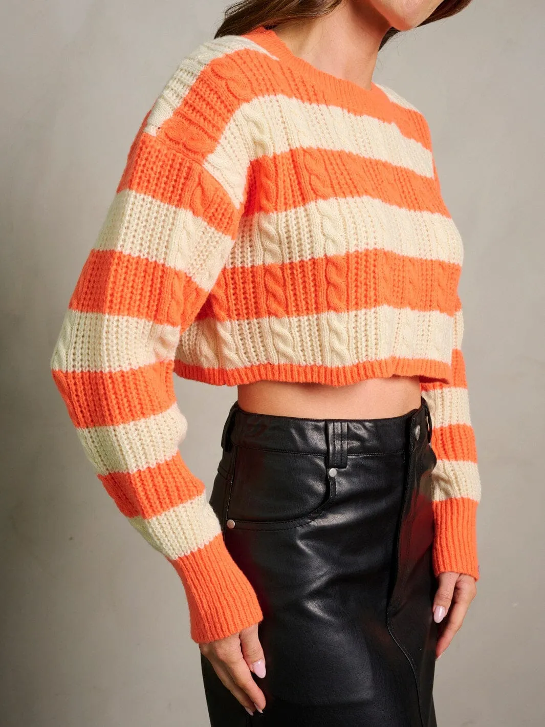 WOMEN'S LONG SLEEVE KNITTED COLORBLOCK CROP TOP