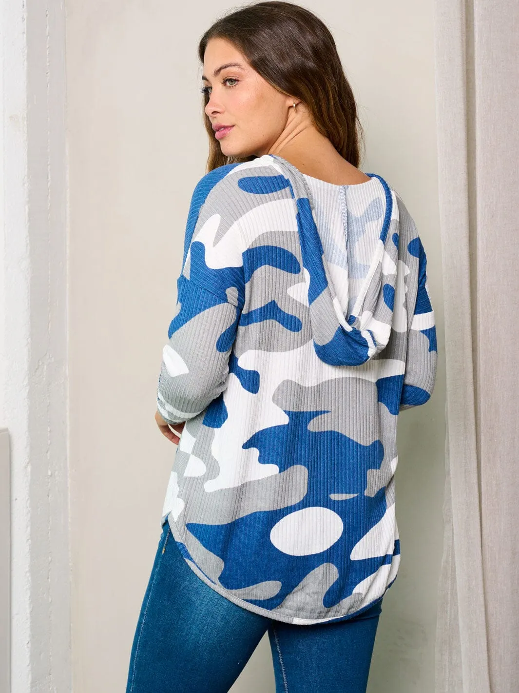 WOMEN'S LONG SLEEVE V-NECK HOODED CAMO PRINT TOP