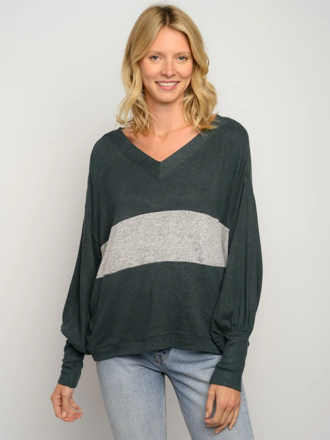 WOMEN'S V-NECK COLOR BLOCK LONG SLEEVE TOP
