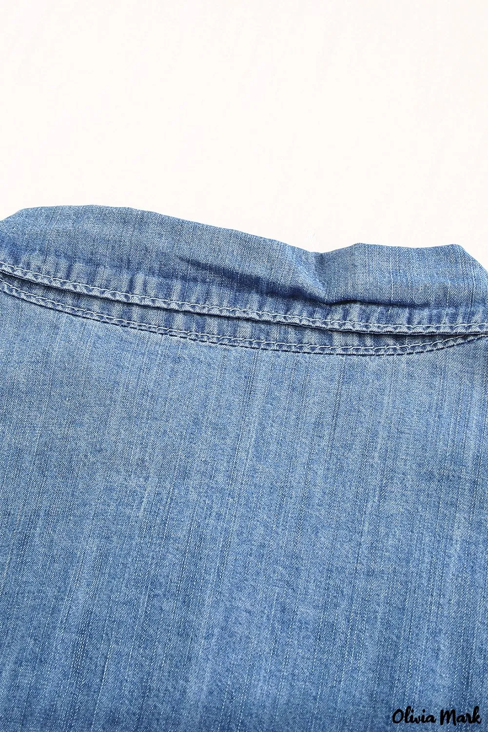 Xieyinshe - Buttoned denim shirt with turn-down collar and long sleeves